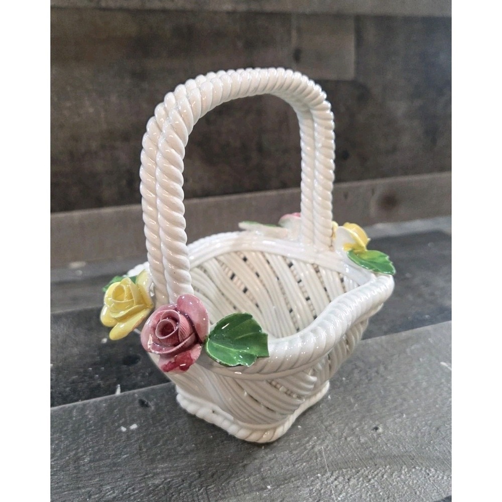 CAPODIMONTE White Woven Porcelain bowl-basket w/Handle Pink/Yellow Roses